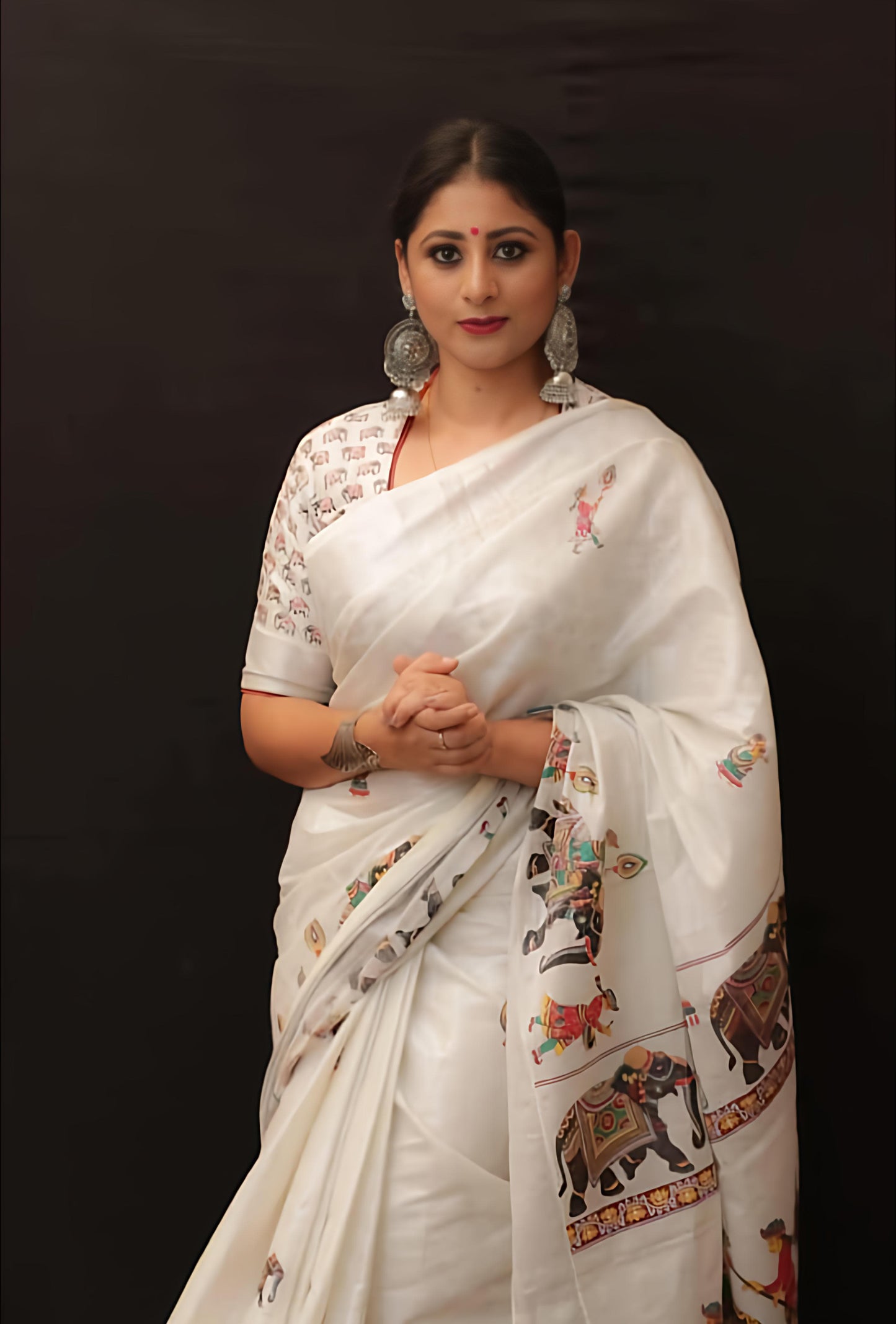 Heavy linen blooming saree elephant digital print on alloveSaree attached with heavy motif Tussels with PERFECTLY MATCHED blouse piece and pallu