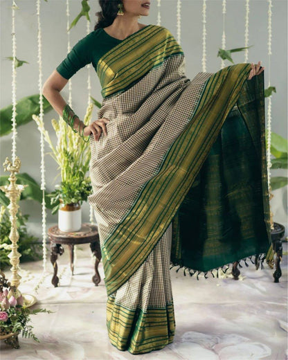 BEAUTIFUL RICH PALLU & JACQUARD WORK ON ALL OVER THE SAREE.  BLOUSE : CONTRAST EXCLUSIVE JACQUARD BORDER.
