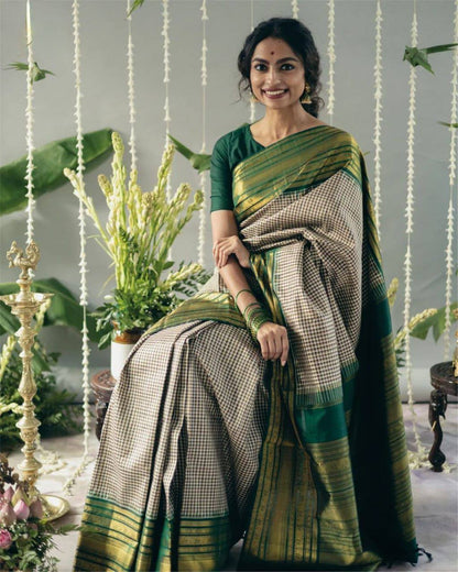 BEAUTIFUL RICH PALLU & JACQUARD WORK ON ALL OVER THE SAREE.  BLOUSE : CONTRAST EXCLUSIVE JACQUARD BORDER.