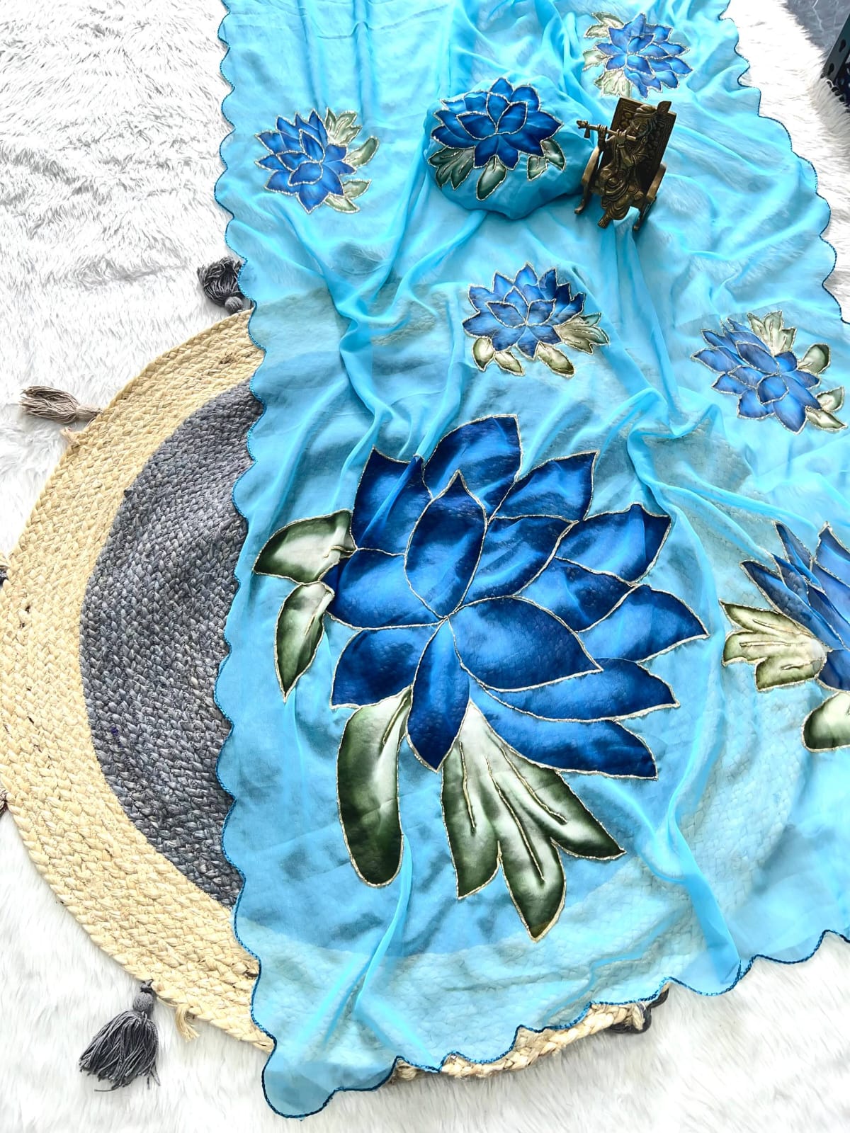 Soft pure Georgette handwork sarees It has all over Digital print with  *handwork (Khatli) work  Digital printed saree.