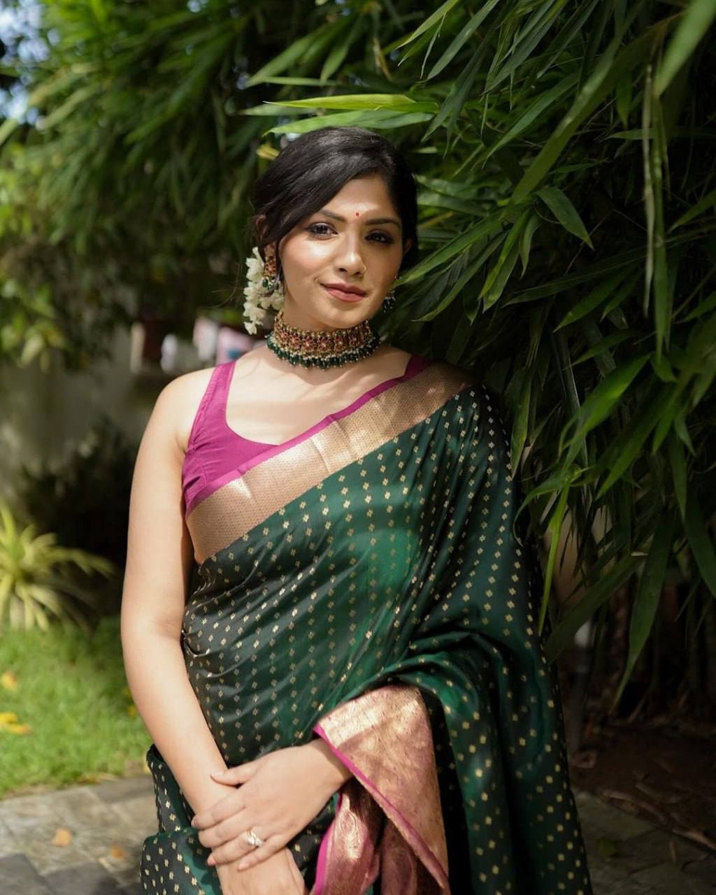 BEAUTIFUL RICH PALLU & JACQUARD WORK ON ALL OVER THE SAREE.  BLOUSE : CONTRAST EXCLUSIVE JACQUARD BORDER.