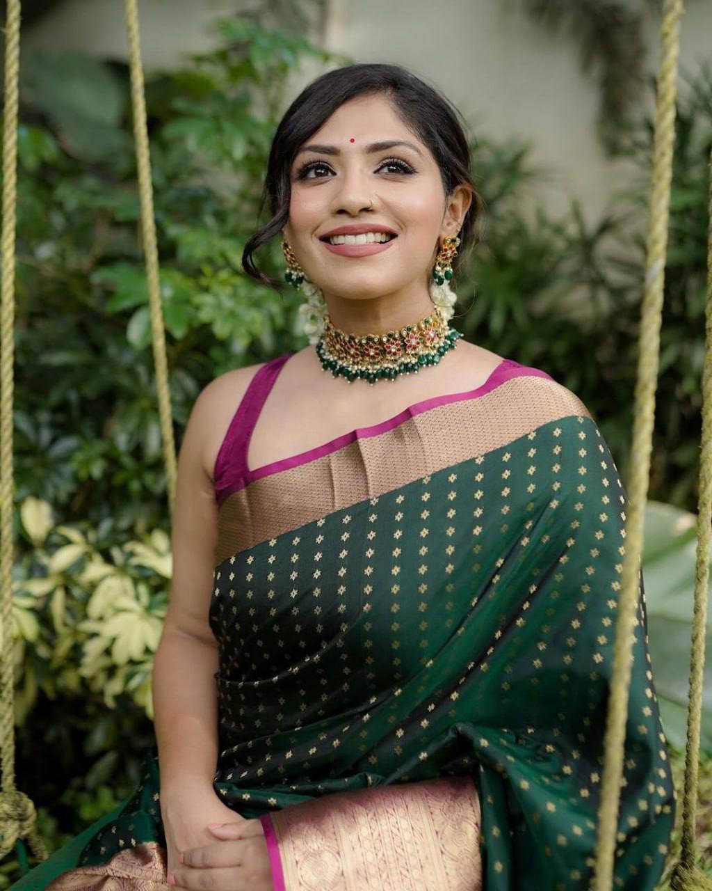 BEAUTIFUL RICH PALLU & JACQUARD WORK ON ALL OVER THE SAREE.  BLOUSE : CONTRAST EXCLUSIVE JACQUARD BORDER.