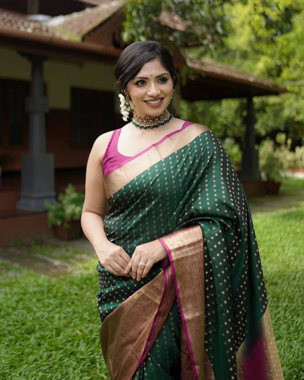 BEAUTIFUL RICH PALLU & JACQUARD WORK ON ALL OVER THE SAREE.  BLOUSE : CONTRAST EXCLUSIVE JACQUARD BORDER.